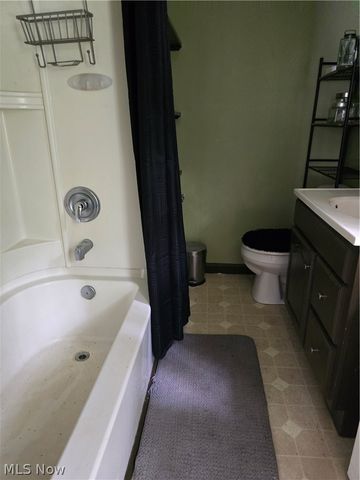 490 Tompkins Avenue, Akron, OH 44305