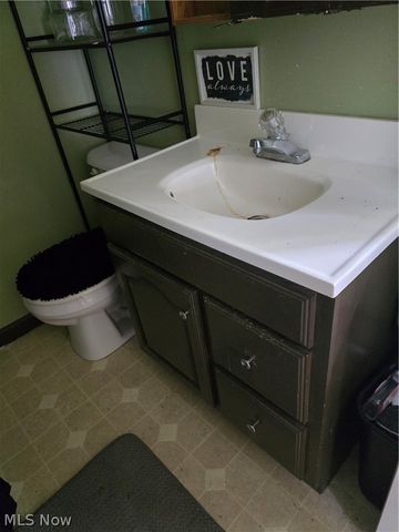 490 Tompkins Avenue, Akron, OH 44305