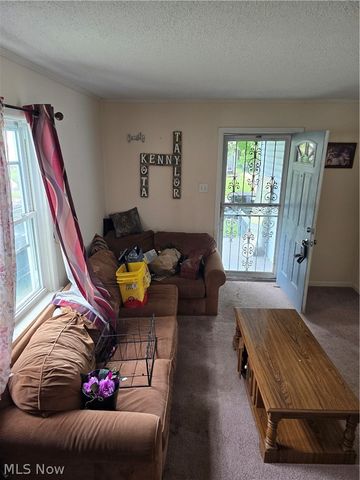 490 Tompkins Avenue, Akron, OH 44305