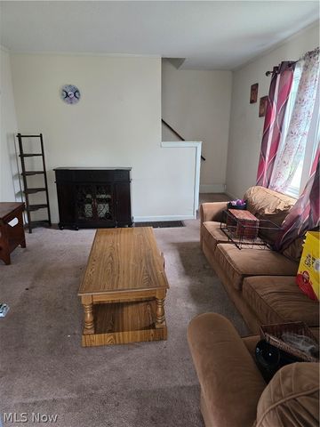 490 Tompkins Avenue, Akron, OH 44305