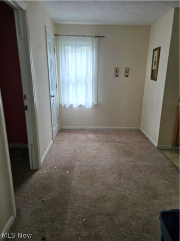 490 Tompkins Avenue, Akron, OH 44305