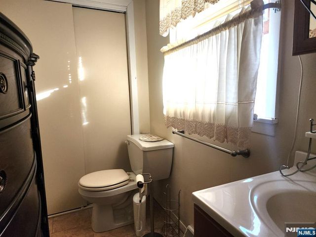 24 Roseland Avenue, Wanaque, NJ 07420