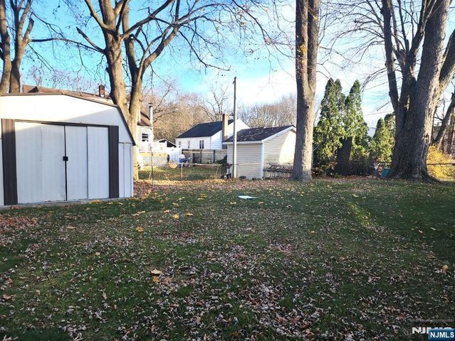 24 Roseland Avenue, Wanaque, NJ 07420