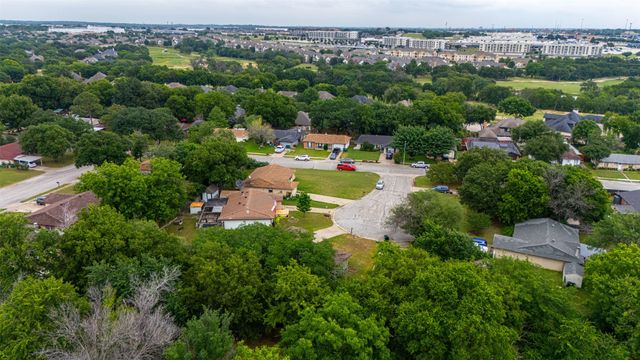 5721 Corral Court, Haltom City, TX 76148