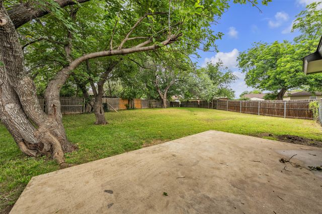 5721 Corral Court, Haltom City, TX 76148