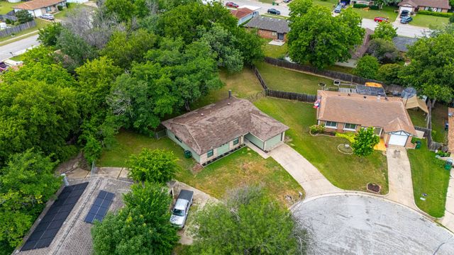 5721 Corral Court, Haltom City, TX 76148