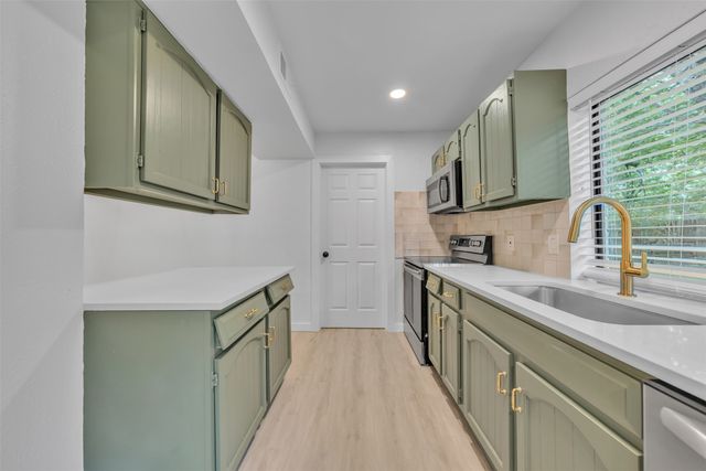 5721 Corral Court, Haltom City, TX 76148