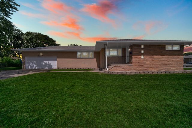 8304 Monroe Avenue, Munster, IN 46321