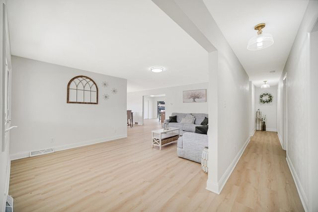 8304 Monroe Avenue, Munster, IN 46321