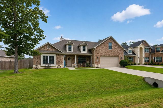 12324 N Chestnut Hills Drive, Conroe, TX 77303