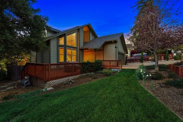 70 Central Avenue, Los Gatos, CA 95030