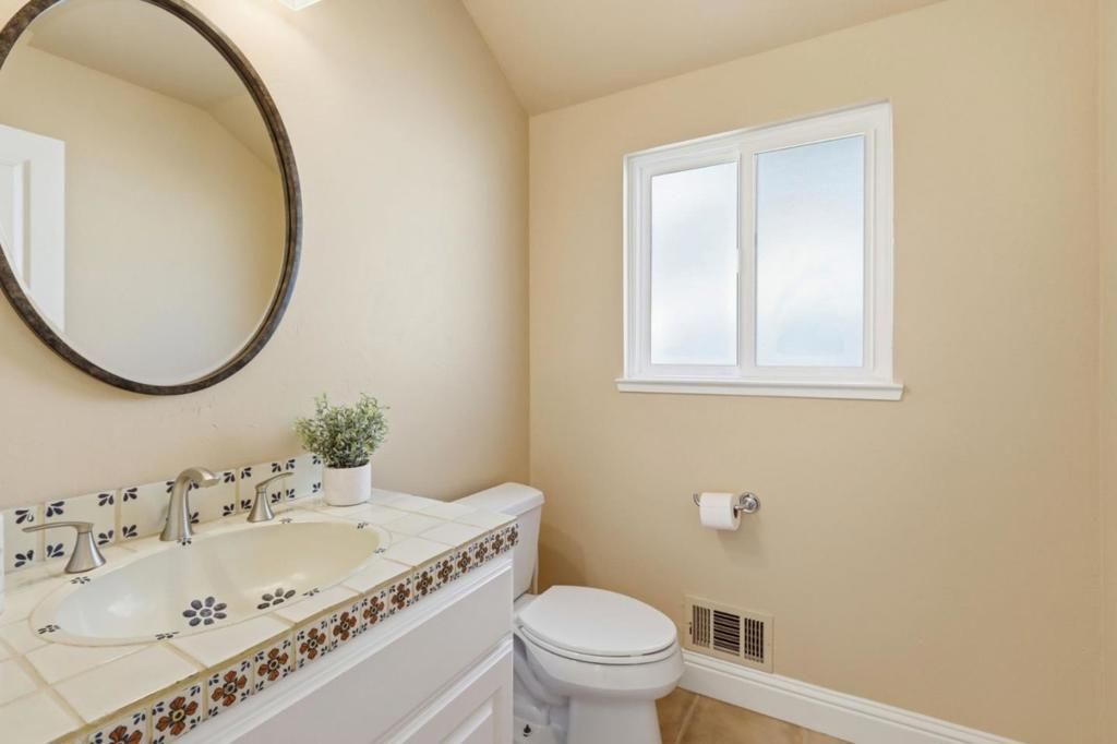 Image 34 of property listing at 70 Central Avenue, Los Gatos, CA 95030