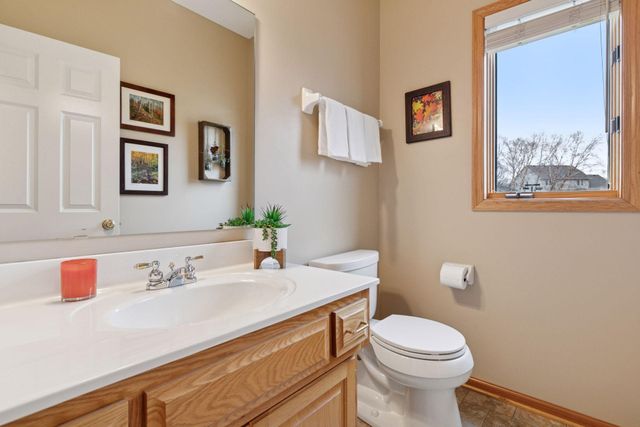 17771 Hollybrook Trail, Lakeville, MN 55044