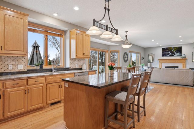 17771 Hollybrook Trail, Lakeville, MN 55044