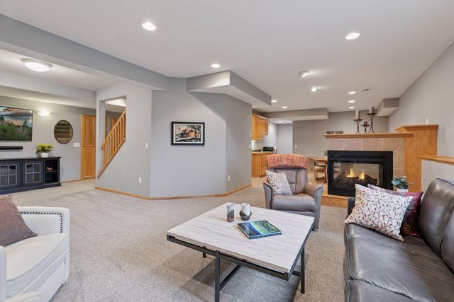 17771 Hollybrook Trail, Lakeville, MN 55044