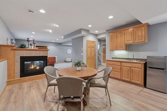 17771 Hollybrook Trail, Lakeville, MN 55044