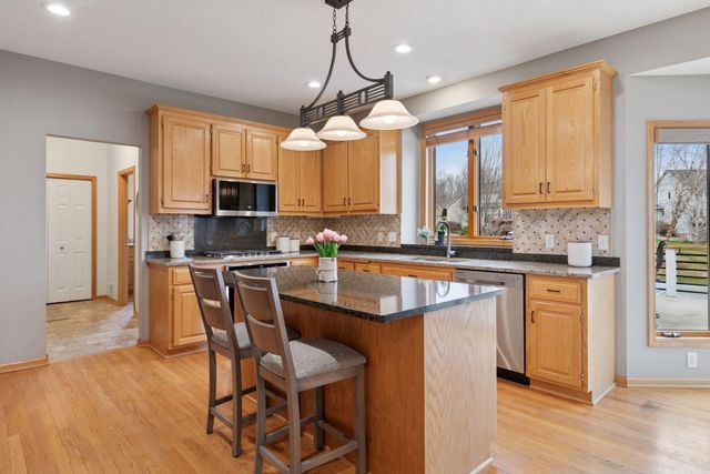 17771 Hollybrook Trail, Lakeville, MN 55044