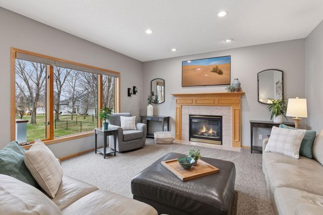 17771 Hollybrook Trail, Lakeville, MN 55044