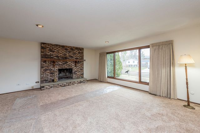 9743 W 16th Street, Zion, IL 60099