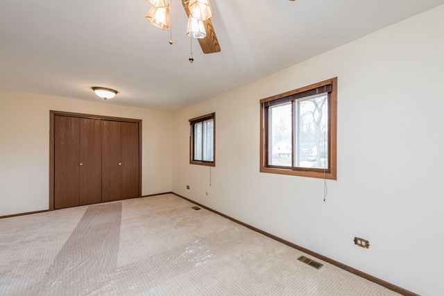 9743 W 16th Street, Zion, IL 60099