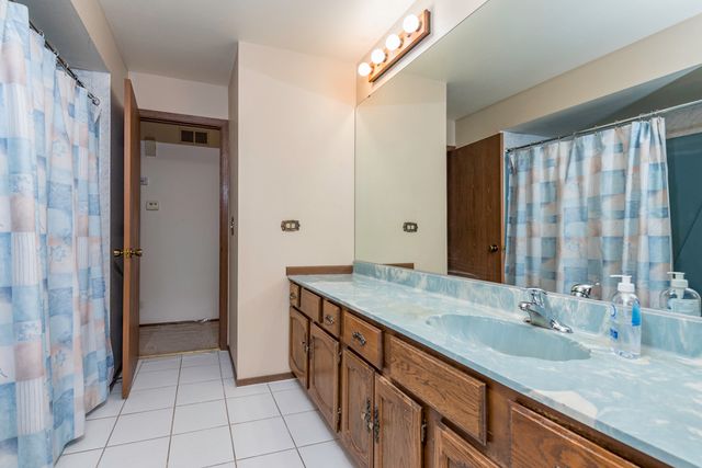 9743 W 16th Street, Zion, IL 60099