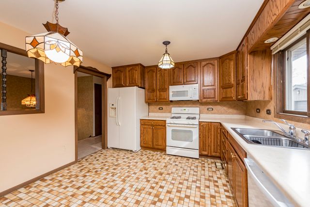 9743 W 16th Street, Zion, IL 60099