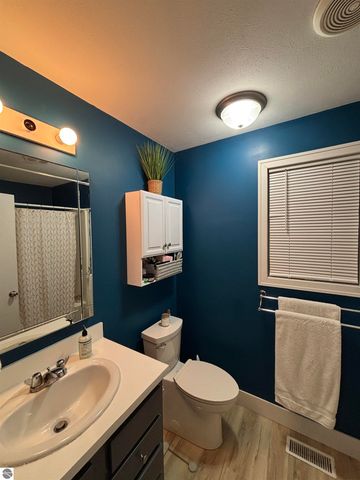 841 Shady Lane, Traverse City, MI 49686