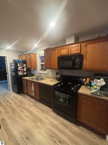 841 Shady Lane, Traverse City, MI 49686