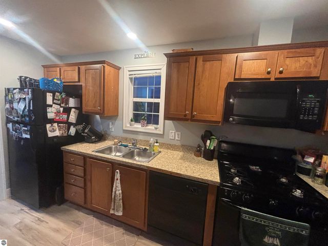 841 Shady Lane, Traverse City, MI 49686