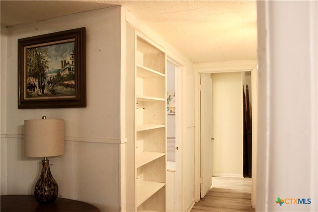 110 Crockett Street, Port Lavaca, TX 77979