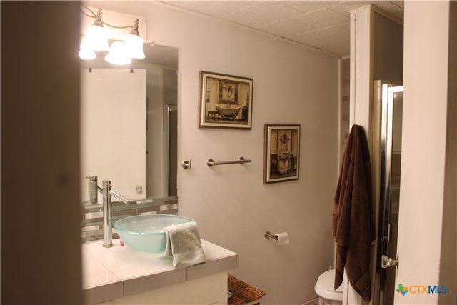 110 Crockett Street, Port Lavaca, TX 77979