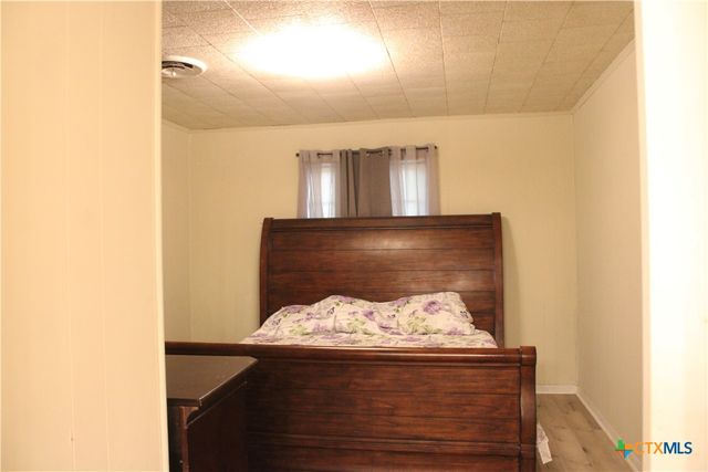 110 Crockett Street, Port Lavaca, TX 77979