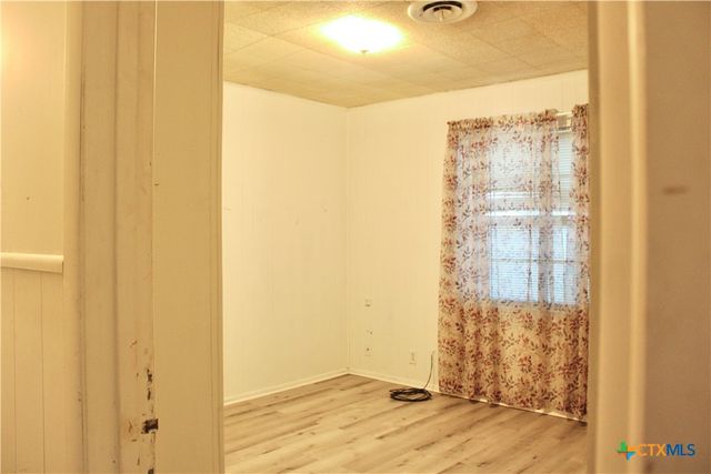 110 Crockett Street, Port Lavaca, TX 77979