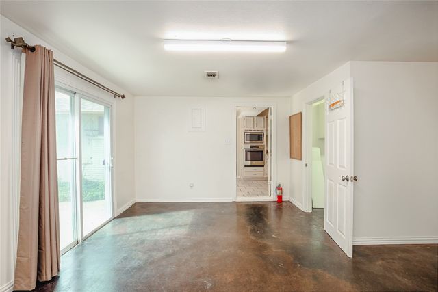 1206 Farnham Court E, Irving, TX 75062