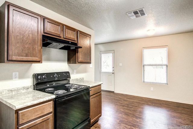 2710 Telder Path, San Antonio, TX 78228