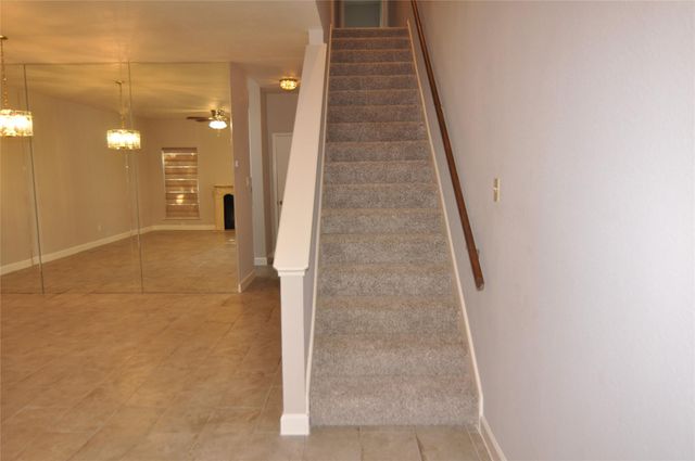 17481 Red Oak Drive 17481, Houston, TX 77090
