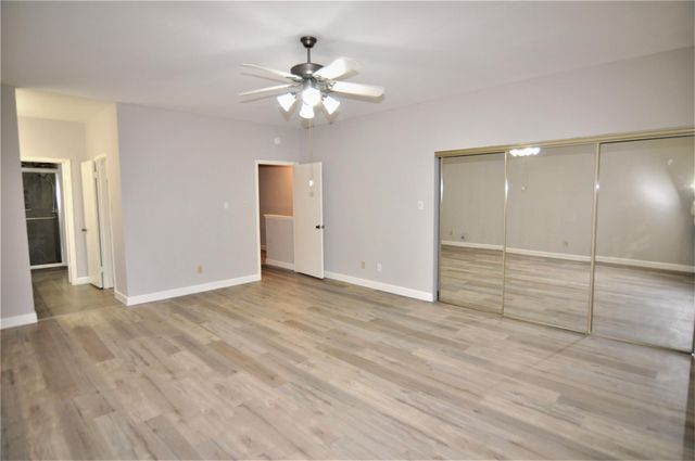 17481 Red Oak Drive 17481, Houston, TX 77090