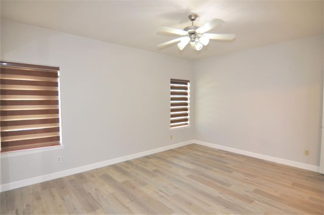 17481 Red Oak Drive 17481, Houston, TX 77090