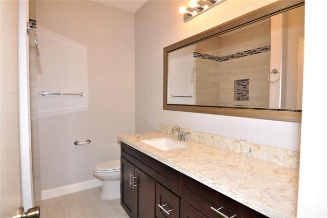 17481 Red Oak Drive 17481, Houston, TX 77090