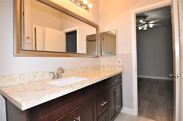 17481 Red Oak Drive 17481, Houston, TX 77090