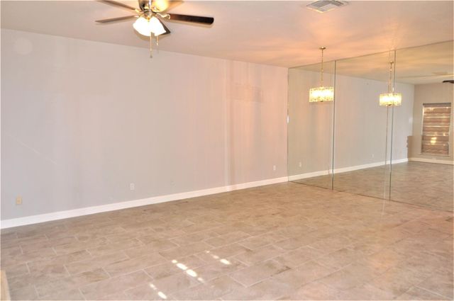 17481 Red Oak Drive 17481, Houston, TX 77090