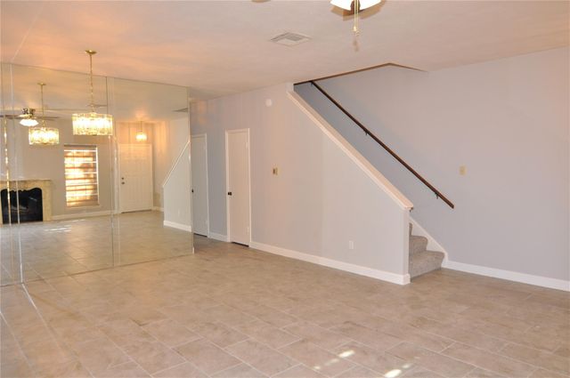 17481 Red Oak Drive 17481, Houston, TX 77090