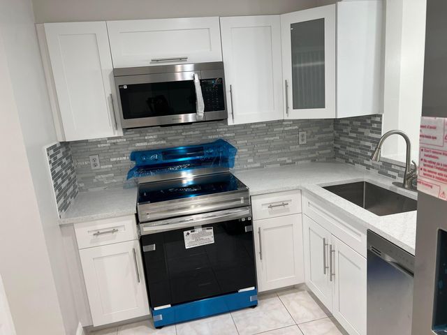 24 Abbey Lane 204, Delray Beach, FL 33446