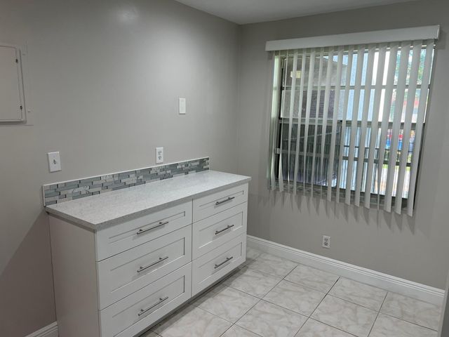 24 Abbey Lane 204, Delray Beach, FL 33446