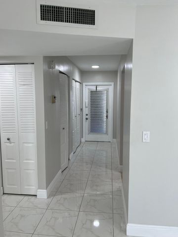 24 Abbey Lane 204, Delray Beach, FL 33446