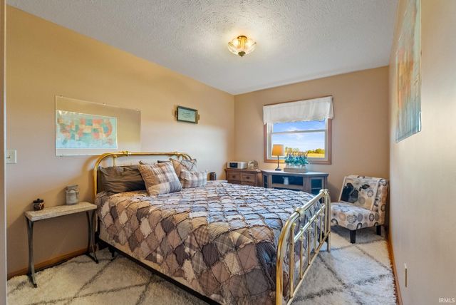 2142 S State Road 5 57, Pierceton, IN 46562