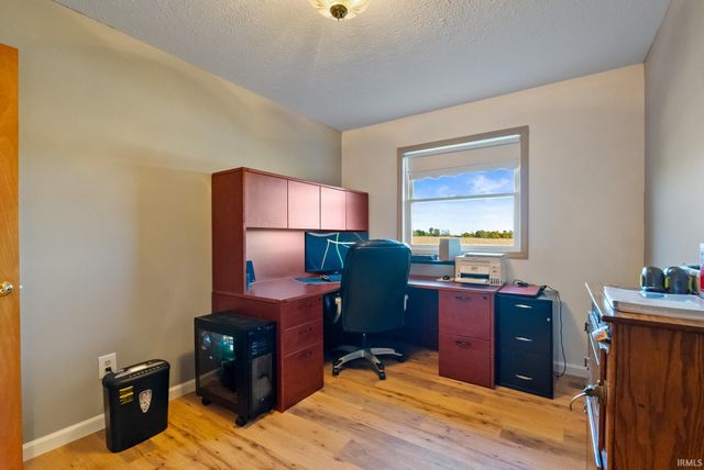 2142 S State Road 5 57, Pierceton, IN 46562