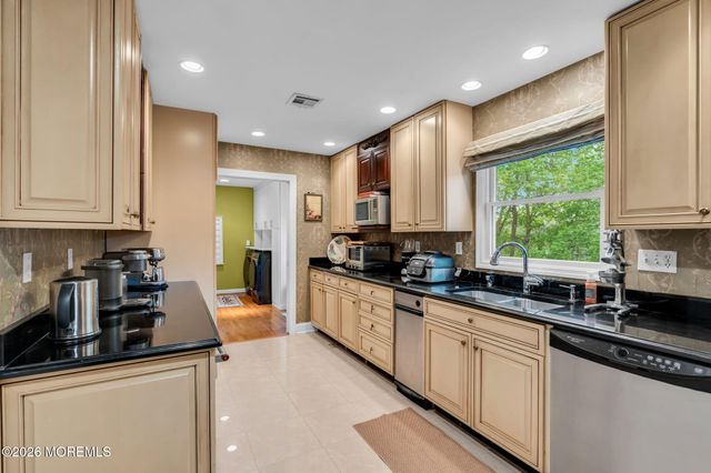 657 Valley Road, Brielle, NJ 08730