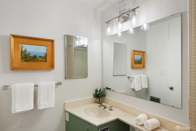 1001 Pine Street 1308, San Francisco, CA 94109