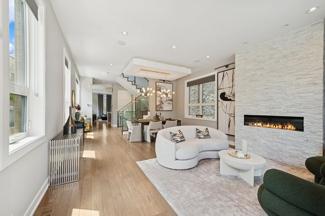 504 N Paulina Street, Chicago, IL 60622
